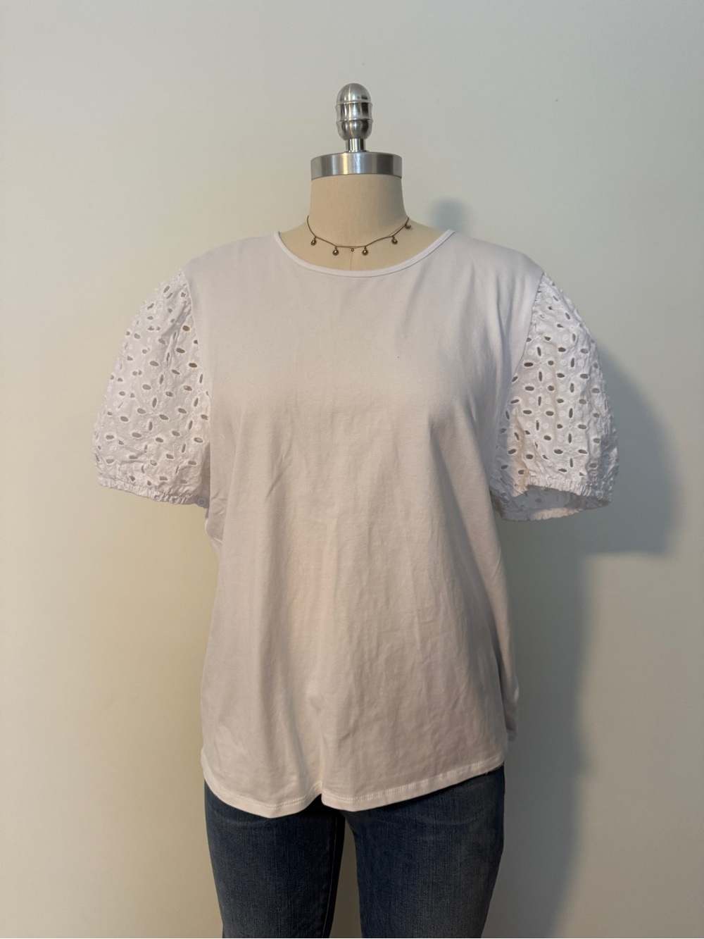 Express White Eyelet Puff Sleeve Tee